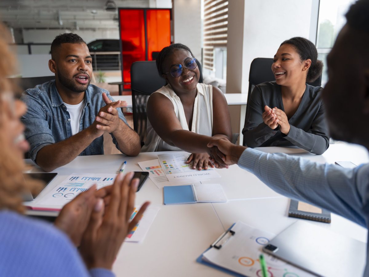 1people-office-work-day