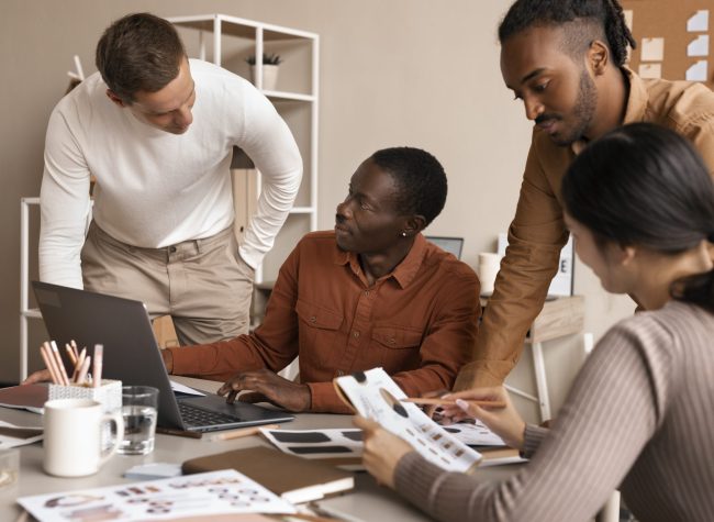 medium-shot-people-working-together